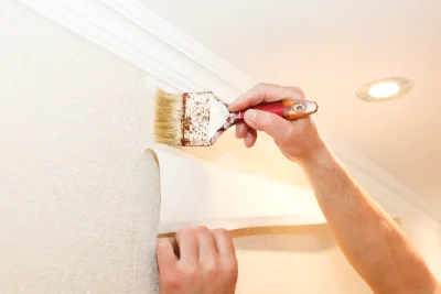 Pose de papier peint à Caixas — revêtements muraux et toiles de verre